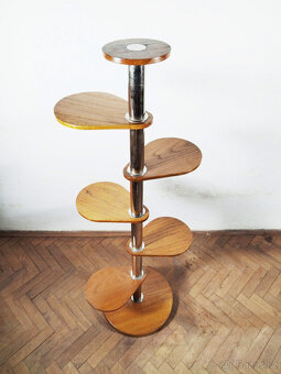 stojan na květy funkcionalismus - 2