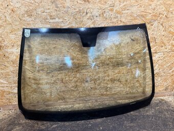 ČELNÍ OKNO PEUGEOT 607 - 2