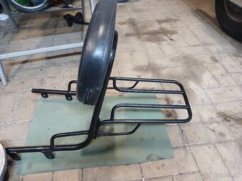 Opěrka spolujezdce - 2