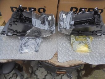 VW T5 , 2003-2009 - Přední černá světla - 2