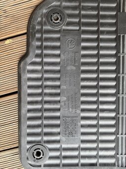 Gumový koberec pro Škodu Superb II - 2