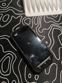 Mobilní telefon Cat S30 - 2