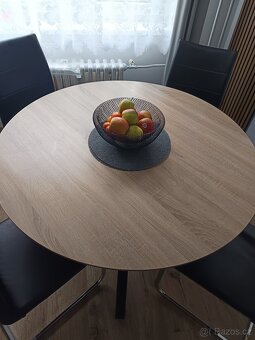 Kuchyňský stůl kulatý - 2