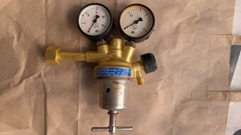 Redukční ventil kyslík + acetylén (autogen) - 2