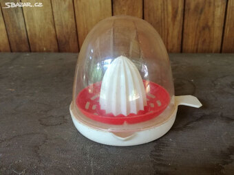 Retro plastové kuchyňské předměty - 2