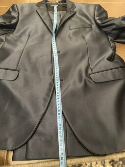 Elegantní tmavý pánský oblek - 2