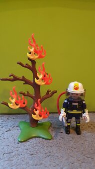 Hasič se stromem - 2