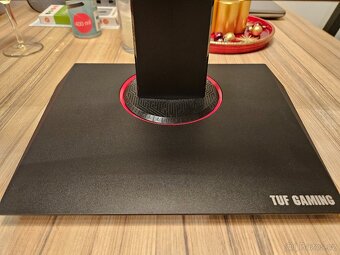 ASUS TUF Gaming 32" (165Hz) - 2