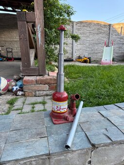 Hydraulický zvedák panenka 2.5t - 2