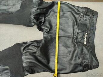 Kožené moto kalhoty značky Dainese , rozměry u fotografií. - 2