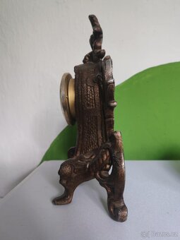 Staré hodiny nejspíše bronzové - 2