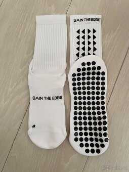 Výborné protiskluzové ponožky - grip socks - 2