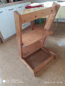 Dětská rostoucí židle, masiv, v pěkném stavu, levně. - 2