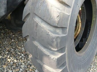 kolo, pneumatika na nakladač HON UN 053, 1x přední pneu - 2
