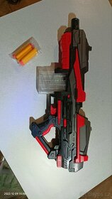 Prodám elektrickou automatickou pušku na Nerf naboje - 2