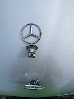 Mercedes w211 značka hvězda - 2