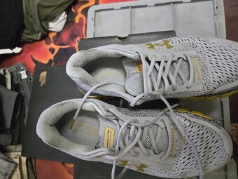 Under Armour HOVR vel .EU 45 UK 10 US 11 cm 29 stav 8/10 , s - 2