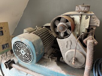 Orlík kompresor 300l - 2