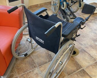 Mechanický invalidní vozík Meyra s oporou - 2