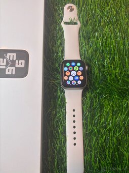 Apple watch SE 2.generace 40mm - 90% baterie - 2