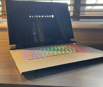 Prodám Dell Alienware m15 R3 - 2