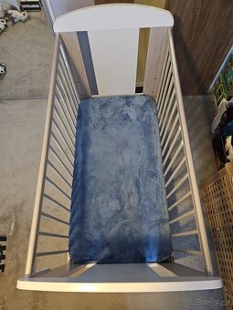 Dřevěná dětská postýlka s matrací - 2