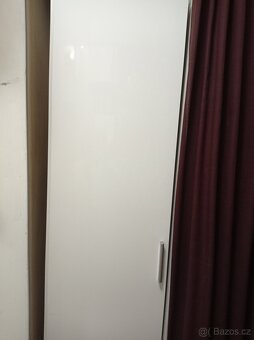 Bílá šatní skříň - 2