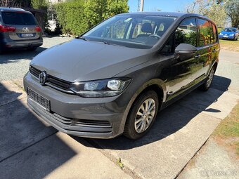 VW TOURAN 7  MÍST - 2