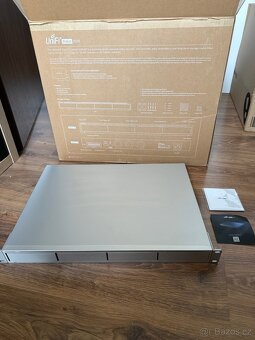 Ubiquiti unifi NVR - 2