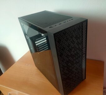 Nová pouze rozbalená PC skřín Bitfenix Light - 2