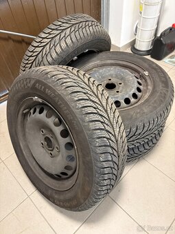 Celoroční pneu Metador 195/65 R15 - 2