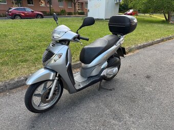 Honda SH 150. rok 2007. Najeto 43100km + kufr +helma - 2