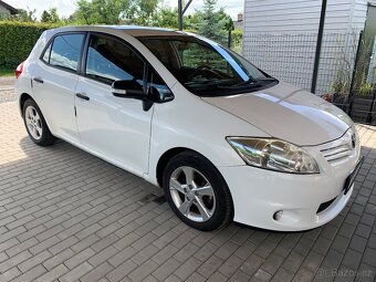 TOYOTA AURIS - 2