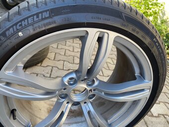 Prodám Alu a léto pneu BMW 550i F10 - 2