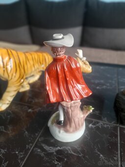 Porcelánová soška chlapce - 2