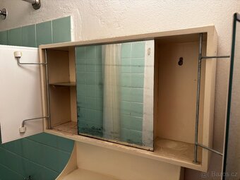 Zrcadlova skrinka - 2