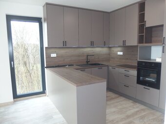 Pronájem bytu 4+kk s terasou a parkováním v Turnově. - 2