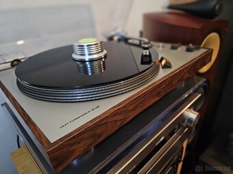 Japonský gramofon CEC po " STK a emisích" - 2