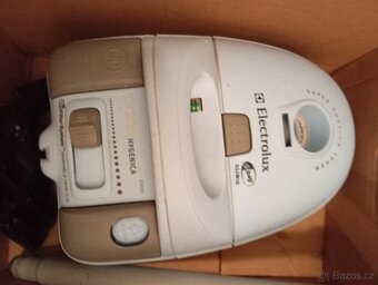 Sáčkový vysavač Electrolux 1600 Wattů - 2