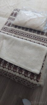 Huňatá deka z ovčí vlny.... - 2