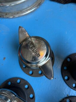 Drátěna kola jaguar E-type - 2