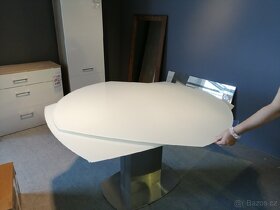 Stůl jídelní skleněný rozkládací. - 2