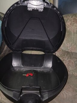 Vrchní kufr na motorku - 2