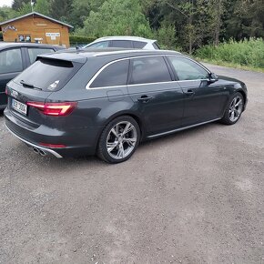 Audi A4, KRÁSNÁ,MAX VÝBAVA,MANUÁL,CENA - 2