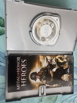 Prodám hru PSP Medal of Honor Heroes - 2