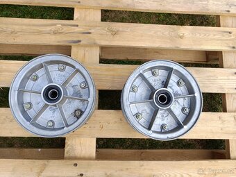 Sportjacht, disk kola 16x4; 2,45-8 - 2