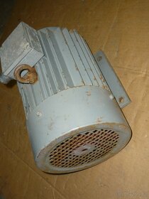 elektromotor patkový 400V/3kw/1420ot./min - 2