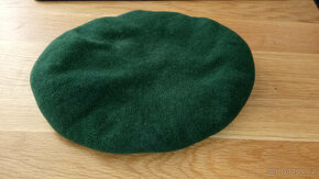 Baret zelený - 2
