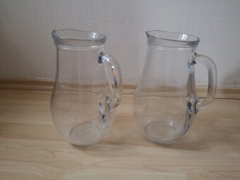 Sada 2 skleněných džbánů s víkem – cca 1,5 l - 2