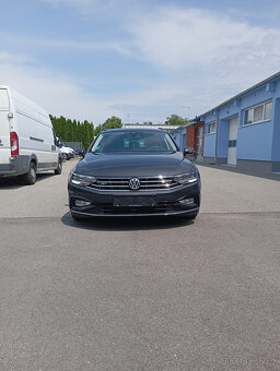 VW PASSAT B8 RLINE , ACC,NAVI,KAMERA,TAŽNÉ,atd - 2